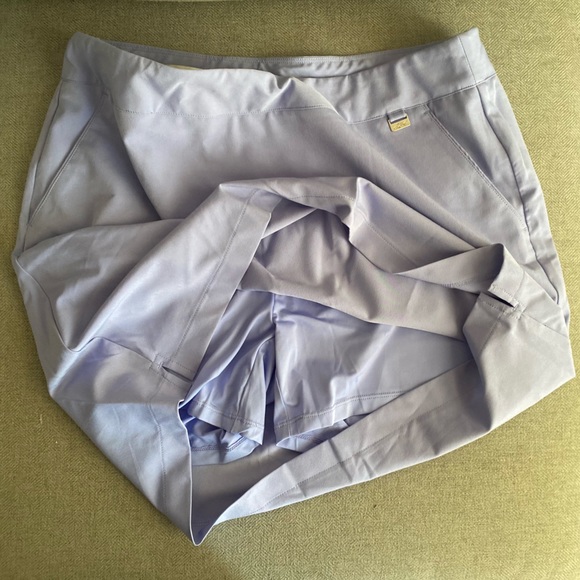 💜GREG NORMAN💜Golf skort in lilac . Size 12. Like new condition. - Picture 5 of 8